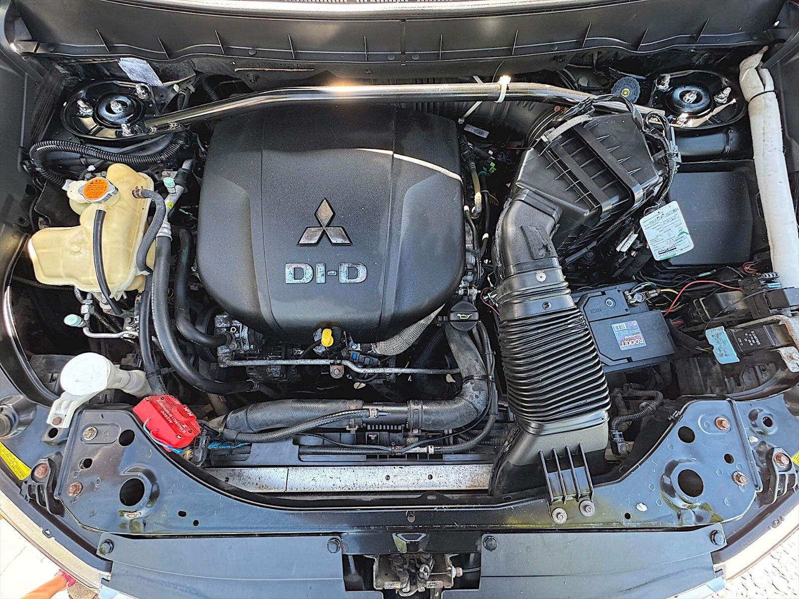 Fahrzeugabbildung Mitsubishi Outlander 2.2 DI-D Intense 4x4 4WD *7 Sitze*