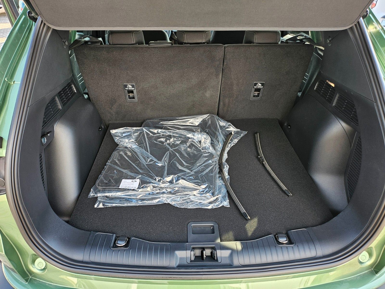 Fahrzeugabbildung Ford Kuga Hybrid Titanium