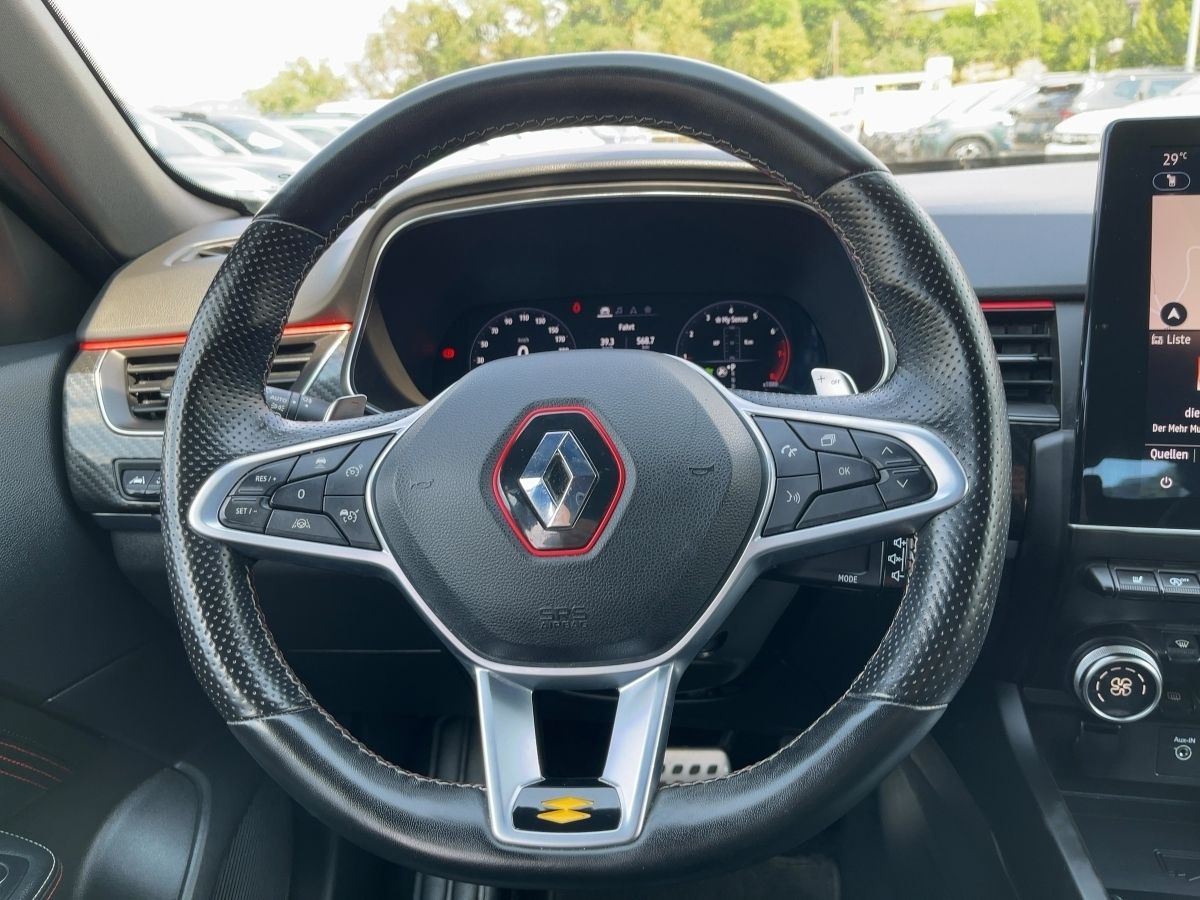 Fahrzeugabbildung Renault Arkana R.S. LINE TCe 160 EDC Autobahn/Stau Ass. - mit KI generiert/bearbeitet