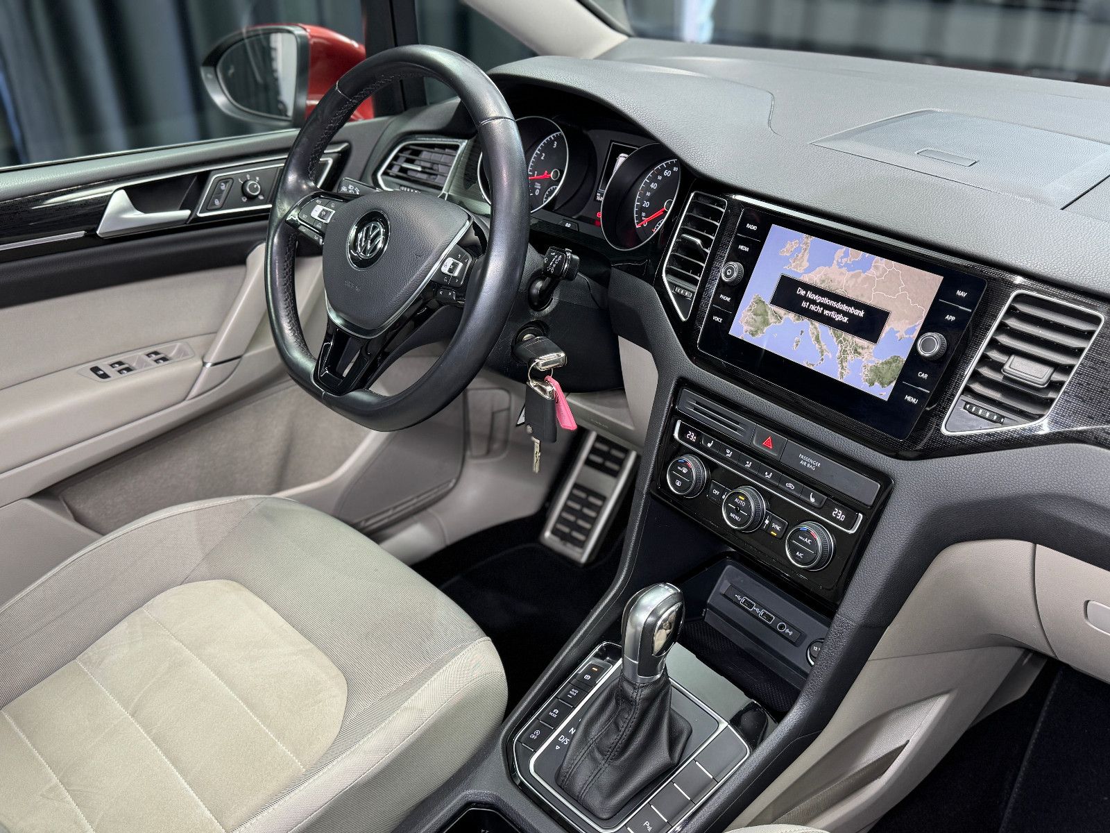 Fahrzeugabbildung Volkswagen Golf Sportsvan VII 1.5TSI  Highline|NAVI|KAMERA