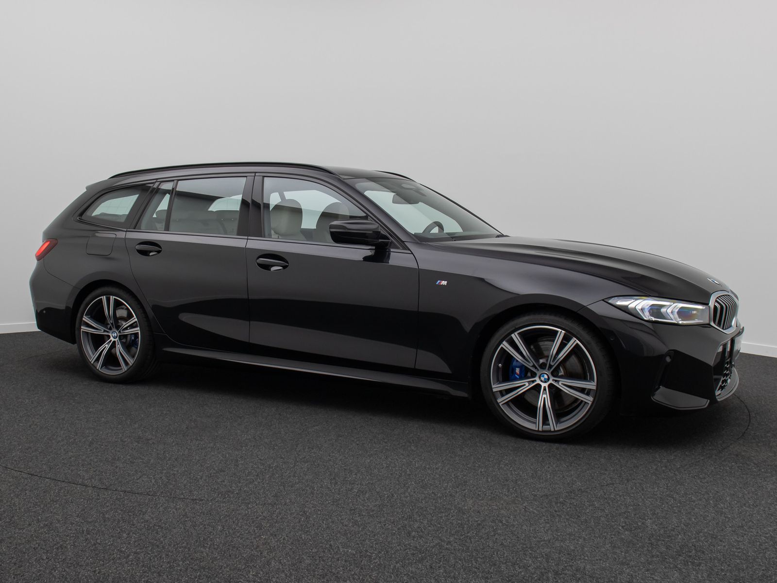 Fahrzeugabbildung BMW 330i MSport DAB Memory Kamera H/K Komfort 19Zoll