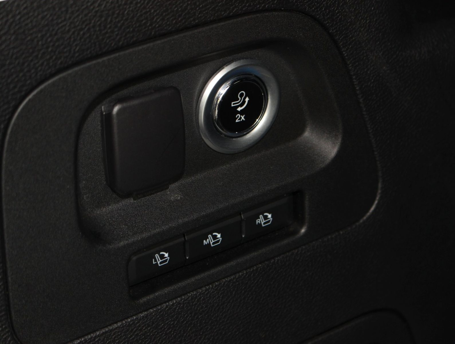 Fahrzeugabbildung Ford S-Max 2,0 ST-Line *PNRM*Kamera*AHK*19Zoll*1.Hand