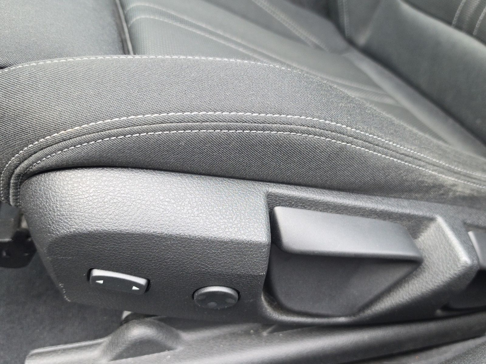Fahrzeugabbildung BMW 3 Touring 318 d Sport Line Navi Led Scheinwerfer