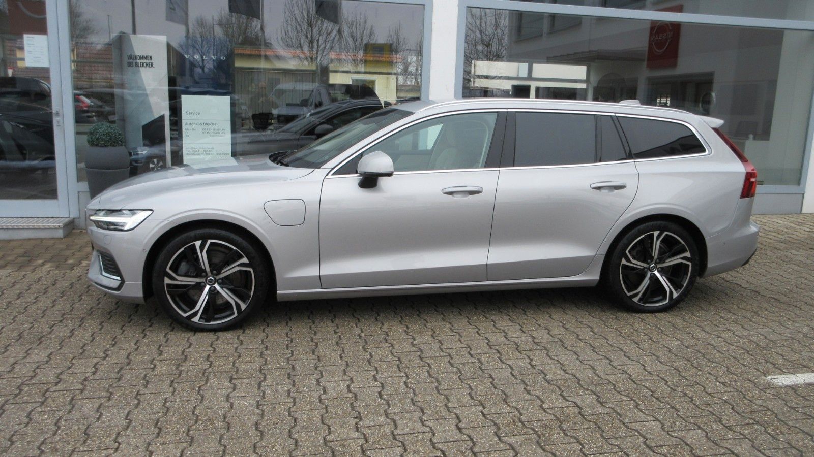Fahrzeugabbildung Volvo V60 T8 Plus Bright | AHK |