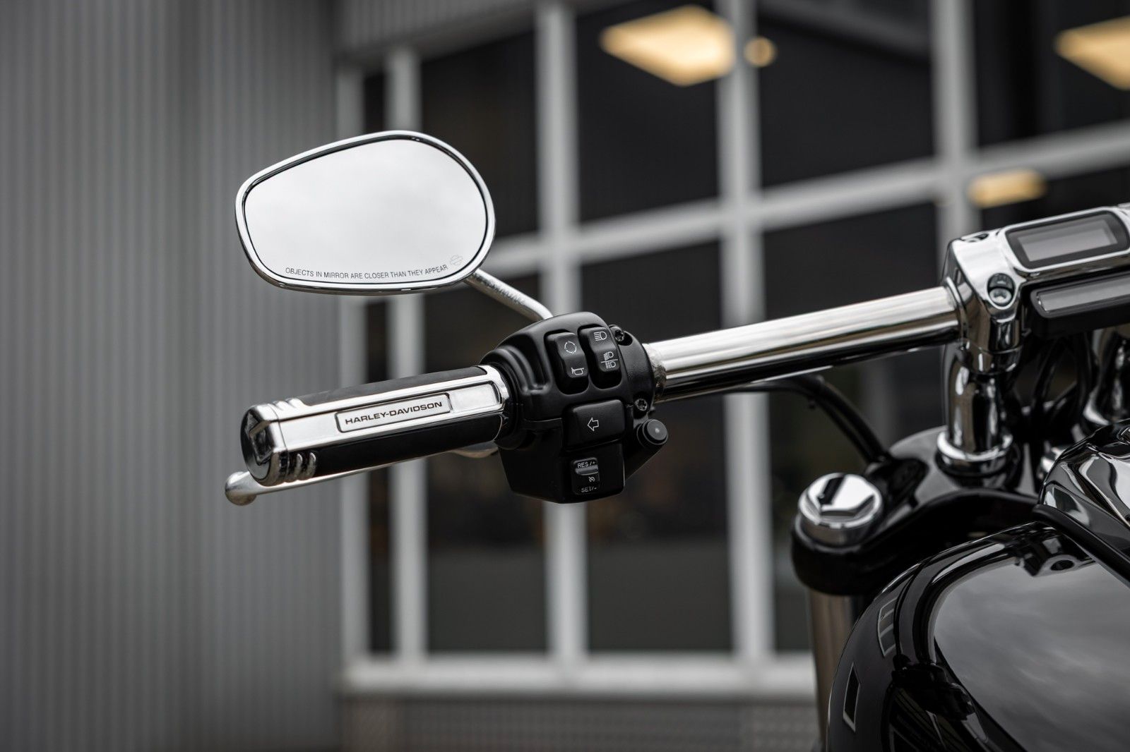 Fahrzeugabbildung Harley-Davidson FXBR Breakout 117 cui MY24 - JEKILL & HYDE