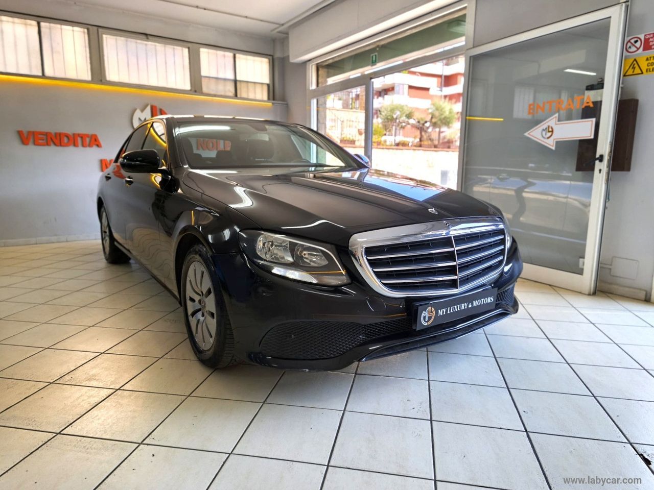 Mercedes E 220 - 1