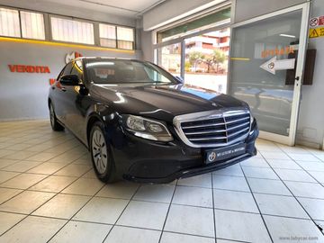 Mercedes E 220 - 1