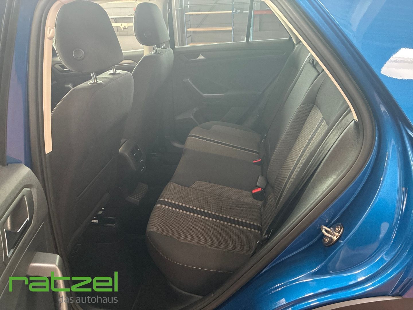 Fahrzeugabbildung Volkswagen T-Roc Style 2.0 TDI Navi Kamera ACC LED El. Heck