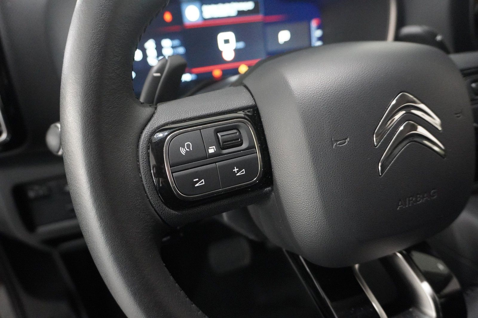 Fahrzeugabbildung Citroën C5 Aircross 1.2T SHINE EAT-8 NAVI/LED/KAMERA/SH