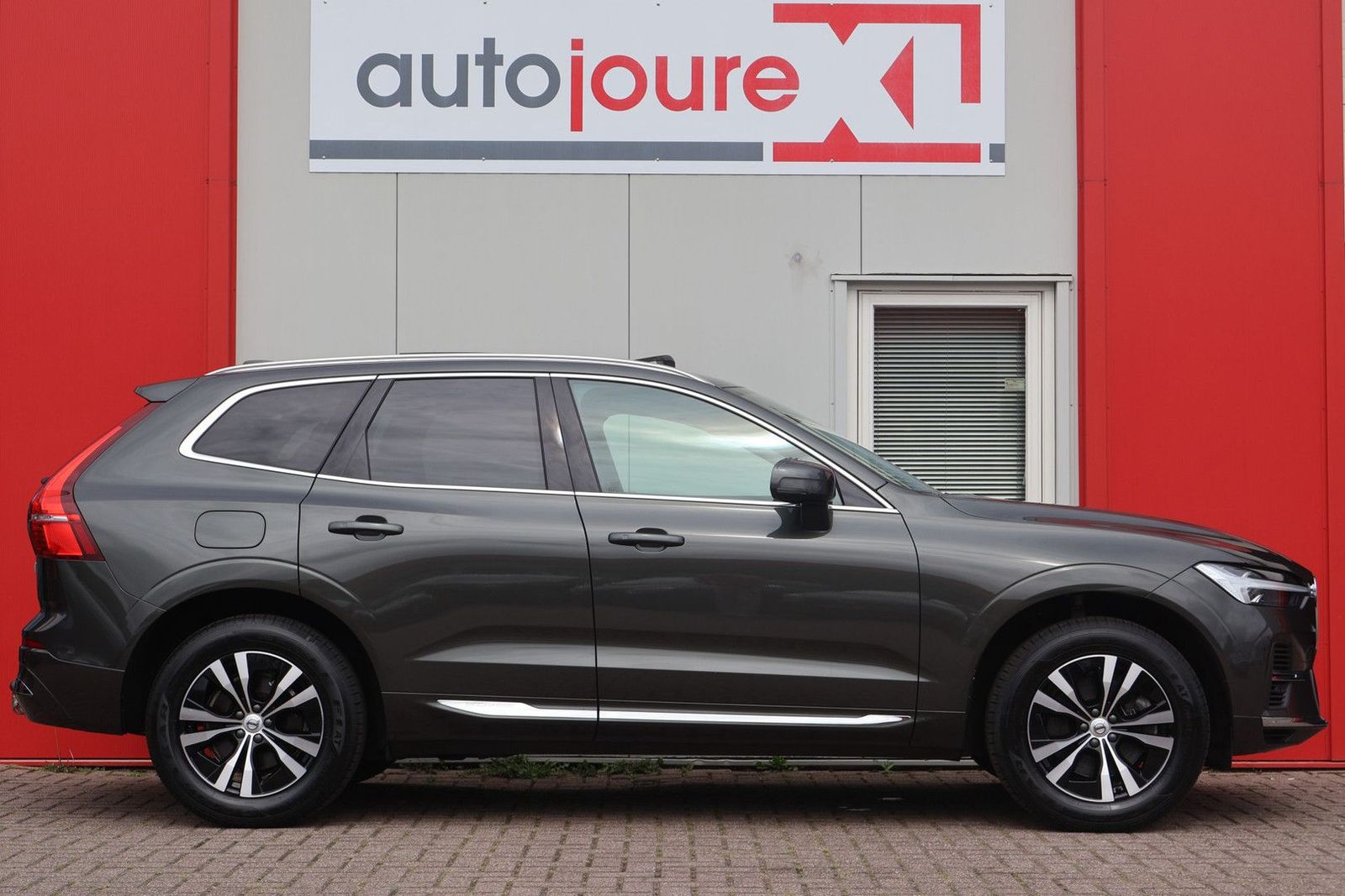 Volvo XC60 2.0 T6 Plug-in hybrid AWD Inscription Expre imagem 3