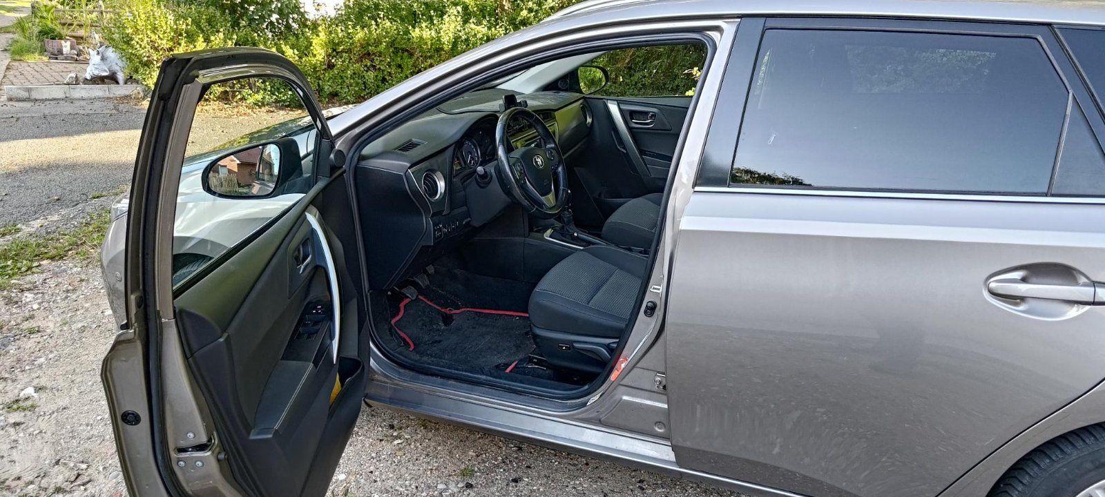 Toyota Auris 2013 — photo 7