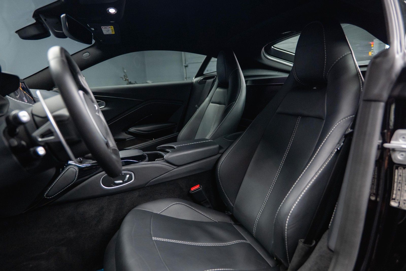 Fahrzeugabbildung Aston Martin V8 Vantage 4.0 V8 DB11 Coupe *1.Hand*360*Memory*