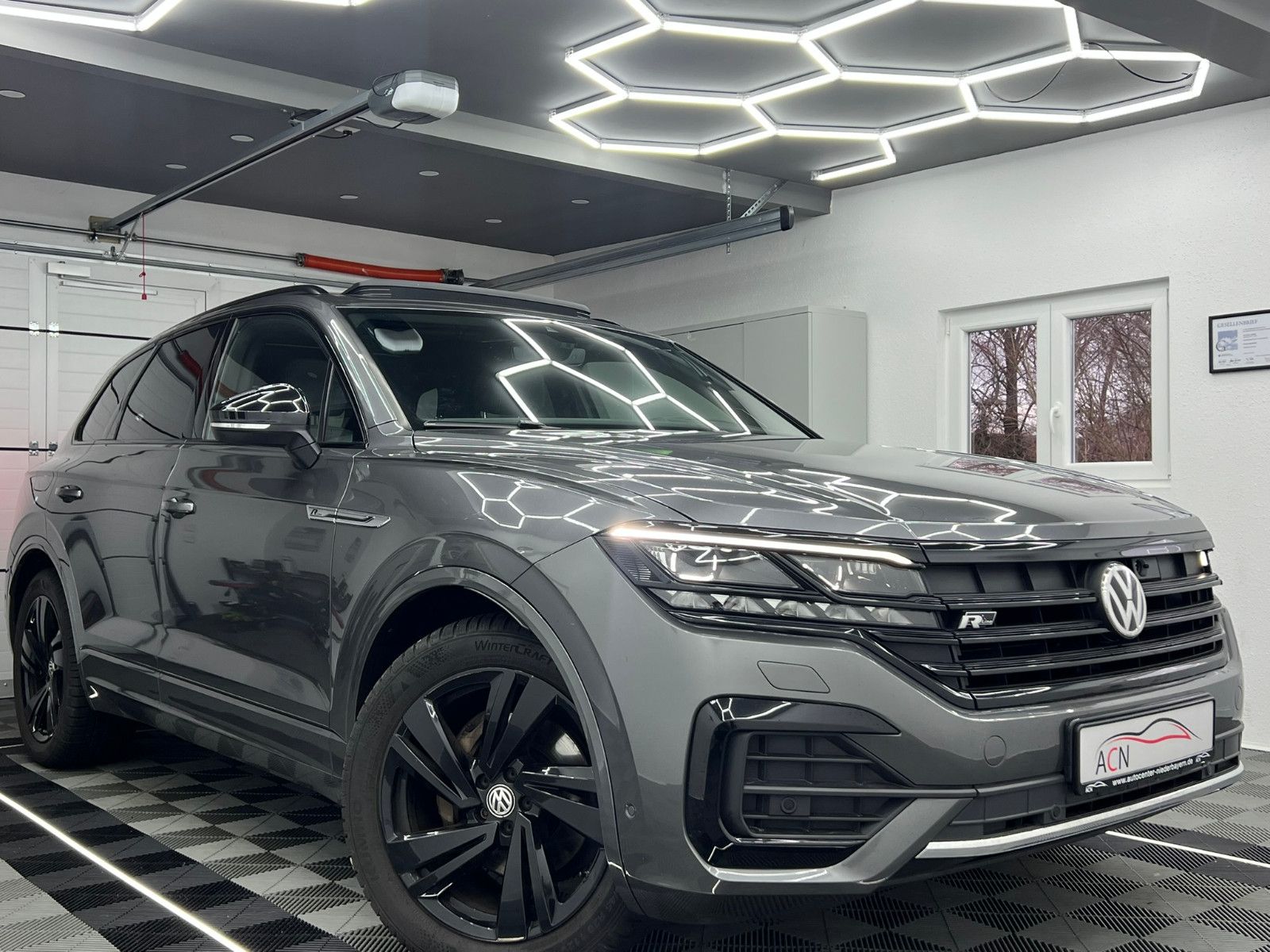 Fahrzeugabbildung Volkswagen Touareg R-LINE 4Motion/MASSAGE/ACC/AHK/INNOVIS.