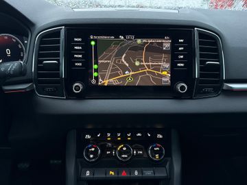 Skoda Karoq Tour+LED+Navi+AHK+Kamera+Lkr-Hzg