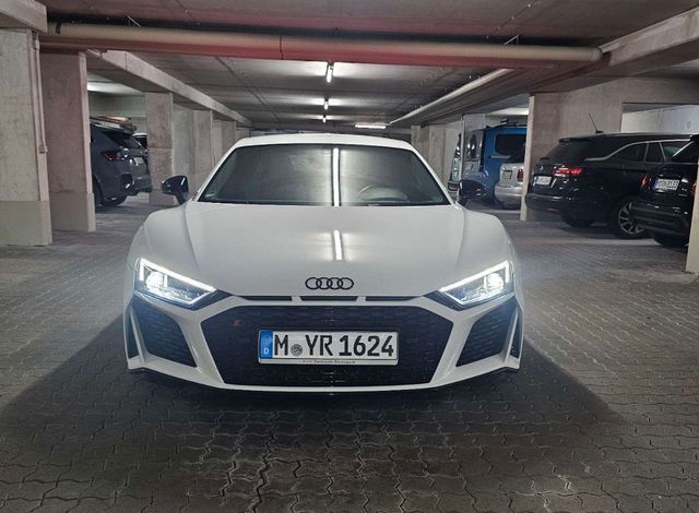 AUDI R8 5.2 FSI RWD S tronic -