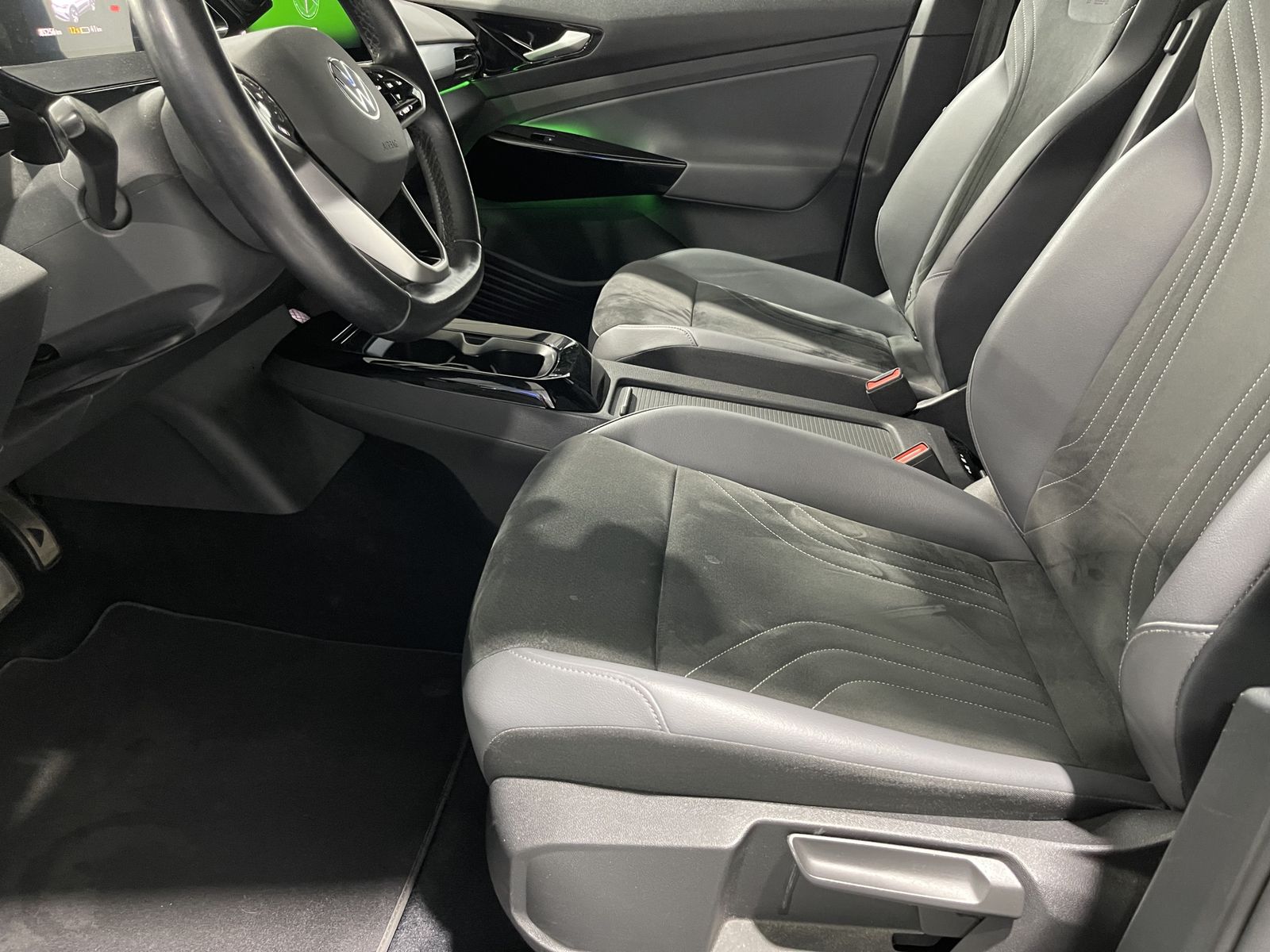 Fahrzeugabbildung Volkswagen ID.4 Pro Performance 150 kW*AHK*LED-Matrix*Kam*