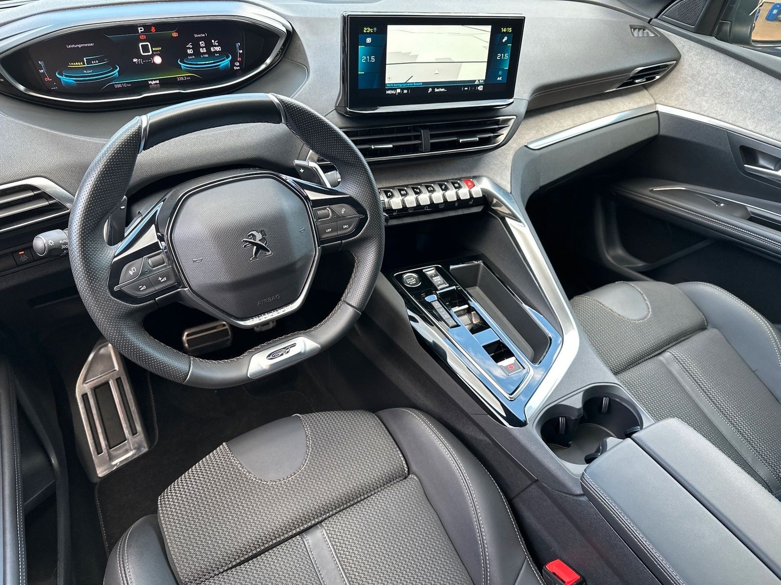 Fahrzeugabbildung Peugeot 3008 GT Plug-In Hybrid 225 NAV+LED+PANORAMA+AHK