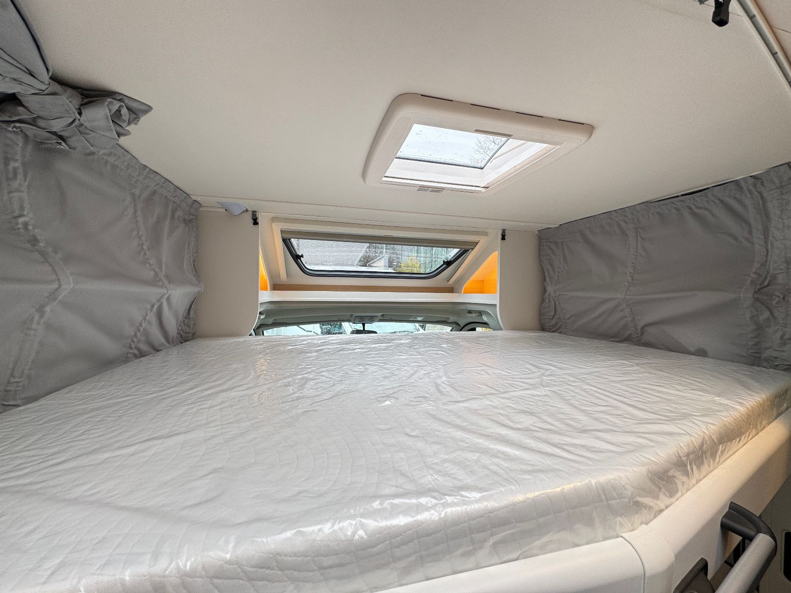 Fahrzeugabbildung Sunlight ADVENTURE EDITION T 68 1HAND KEIN MIETER HUBBETT