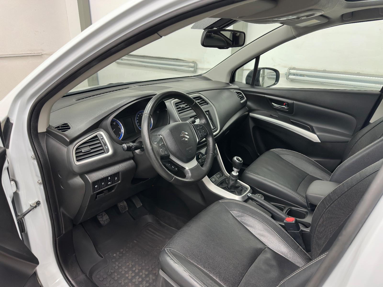 Suzuki (SX4) S-Cross 1.6 DDiS Comfort+ 4WD LEDER NAVI
