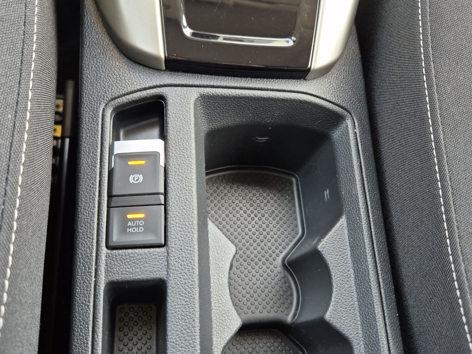 Fahrzeugabbildung Volkswagen T-Roc TSI Move AHK Navi LED AID ACC Park-Assist