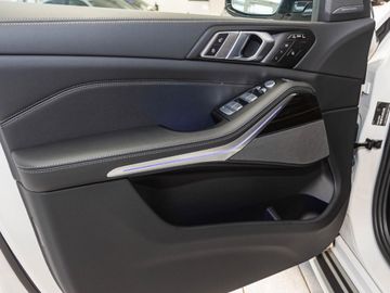 BMW X7 - 7
