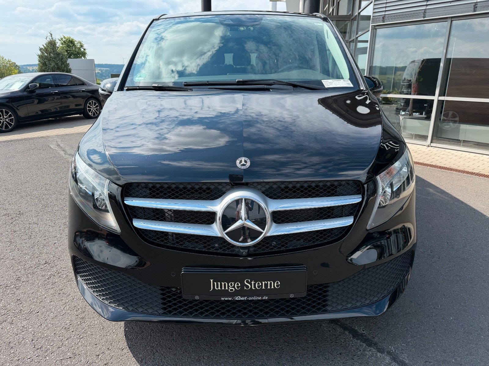 Fahrzeugabbildung Mercedes-Benz V 250 d 4MATIC DISTRONIC 360Kamera 7Sitze