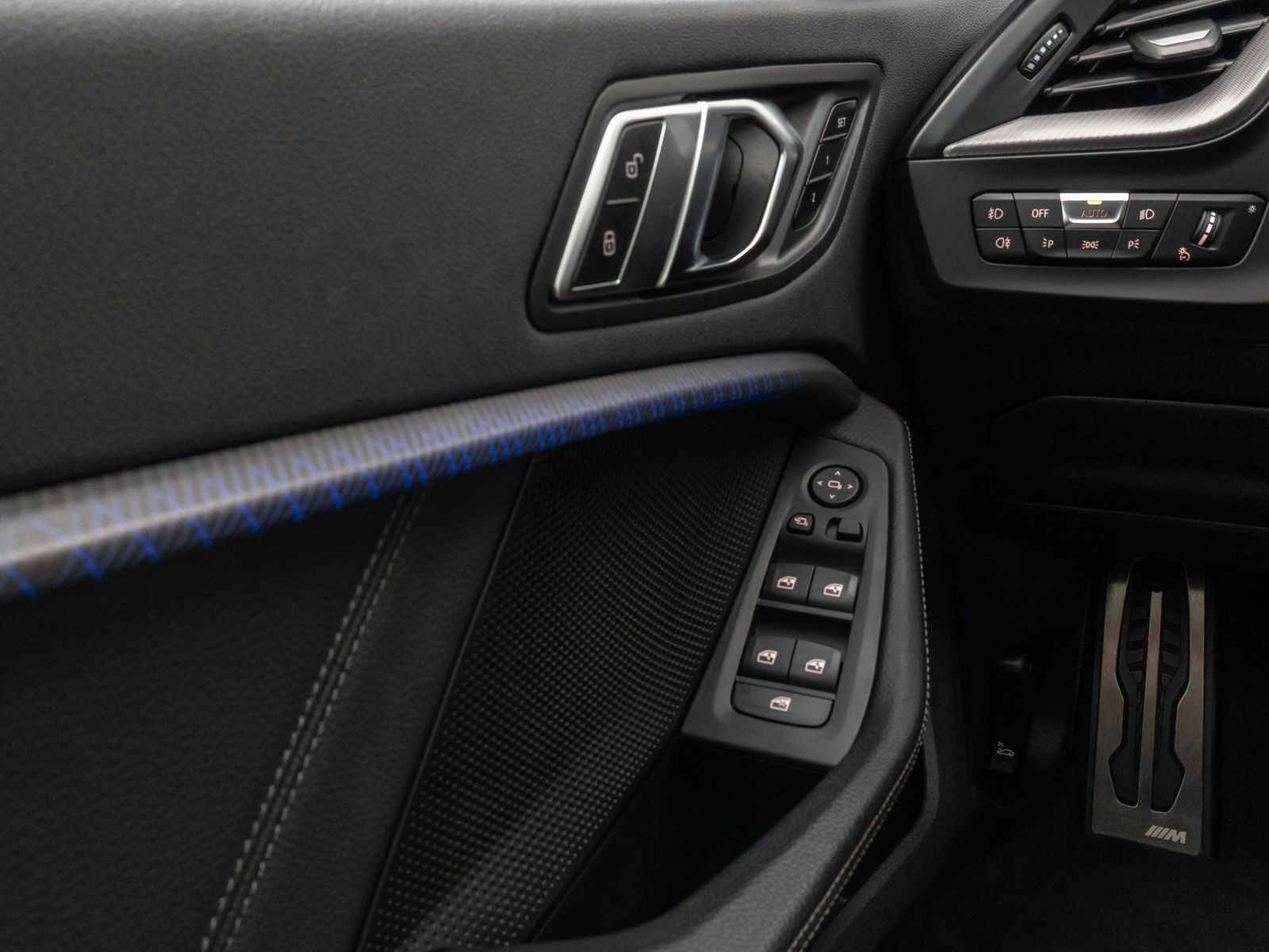 Fahrzeugabbildung BMW 120i M Sport Panoram Kamera DAB HiFi Komfort 19"