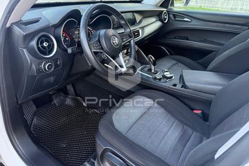 Alfa-Romeo Stelvio - 12