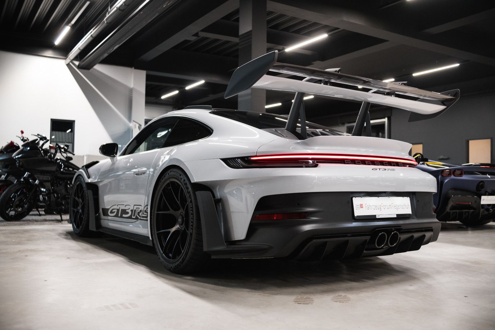 Fahrzeugabbildung Porsche 992/911 GT3 RS-Weissach-Lift-LDE-Kam.-90L-Clubsp