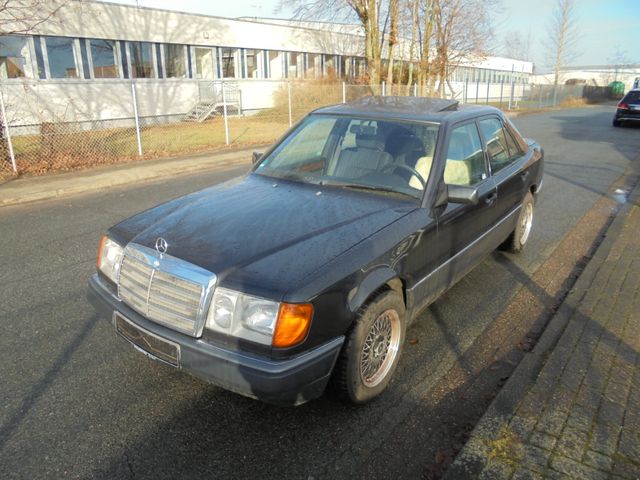 Mercedes-Benz 200 E