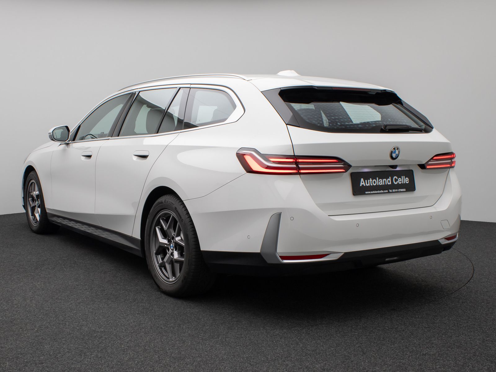 Fahrzeugabbildung BMW 520d  Kamera DAB DrivingAssist Leder Sport Alarm