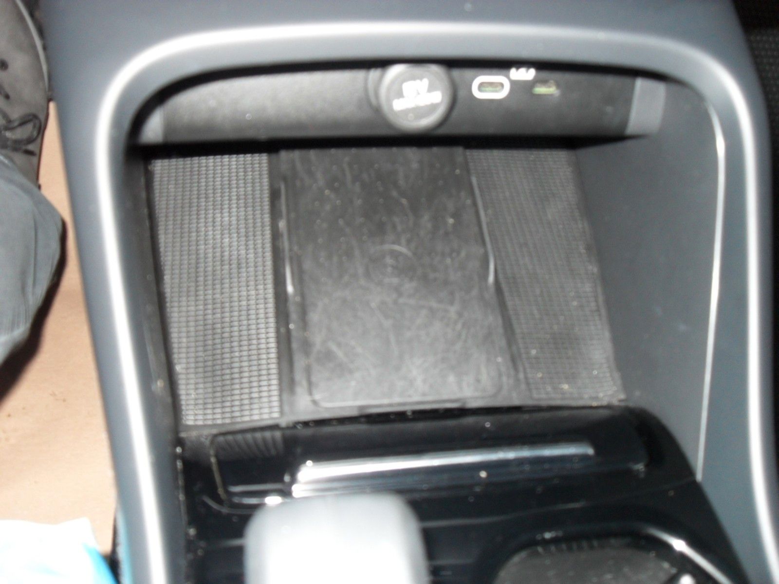 Fahrzeugabbildung Volvo C40 Core Recharge Pure Electric 2WD