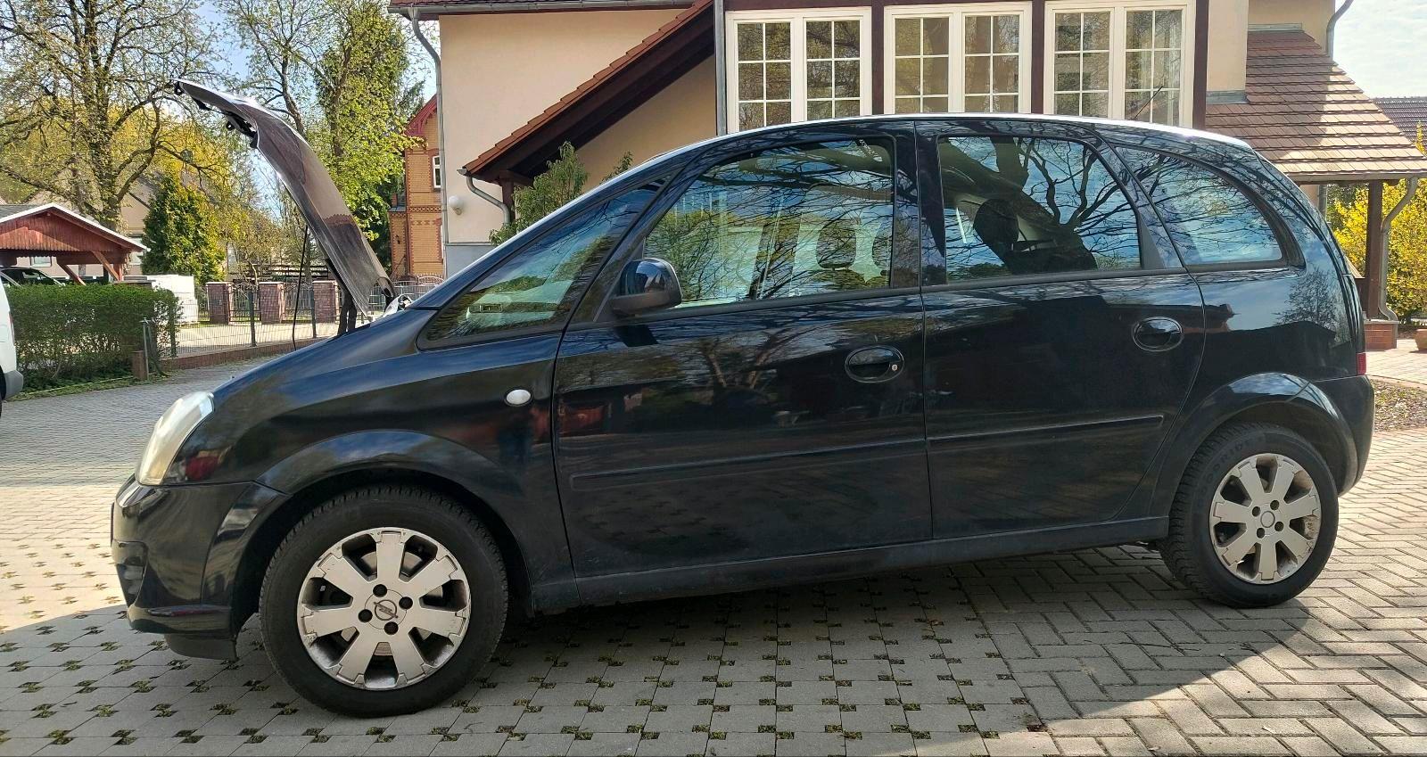 Opel Meriva 2006 — rear view