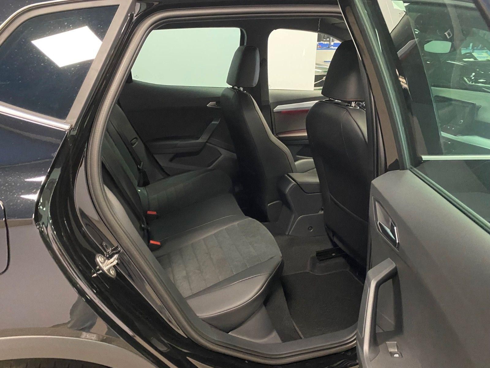 Fahrzeugabbildung SEAT Arona TSI FR DSG+AHK+5 Ja. GARANTIE+SPURWECHSEL+