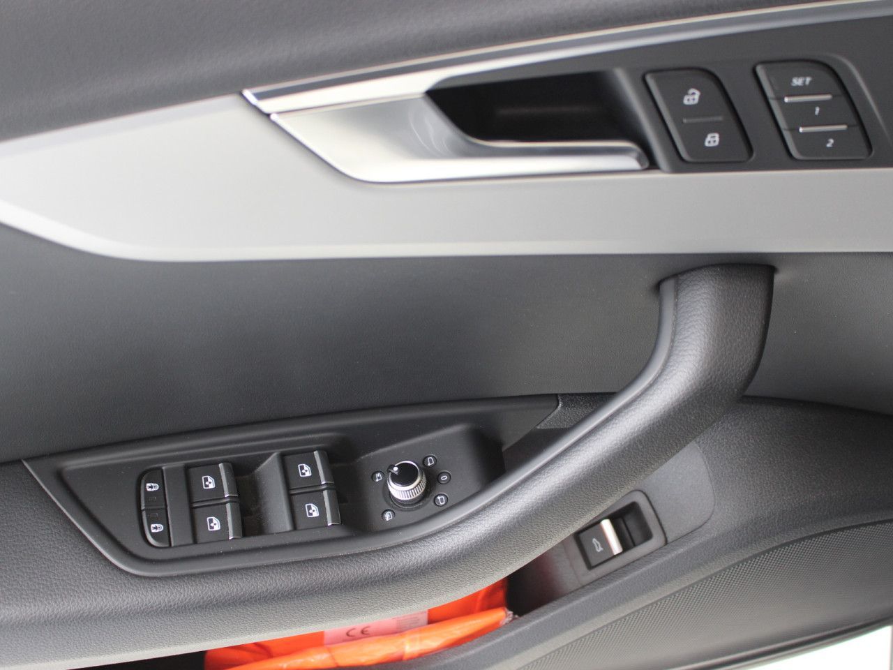 Fahrzeugabbildung Audi A4 Avant 35 TFSI advanced ACC/RFK/Navi/Leder