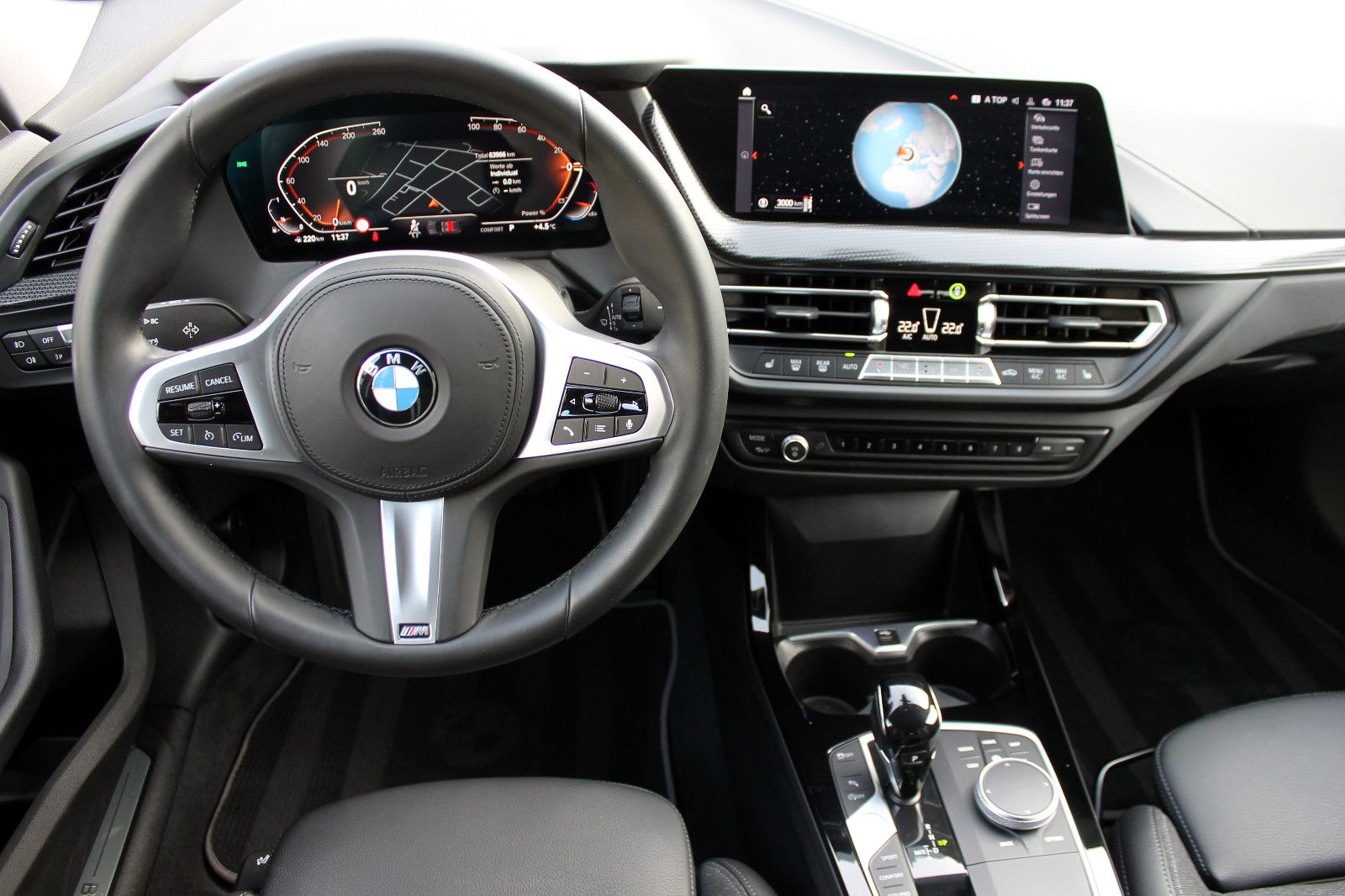 Fahrzeugabbildung BMW 118i Sport-Line Steptr. LED PDC CarPlay SHZ BT