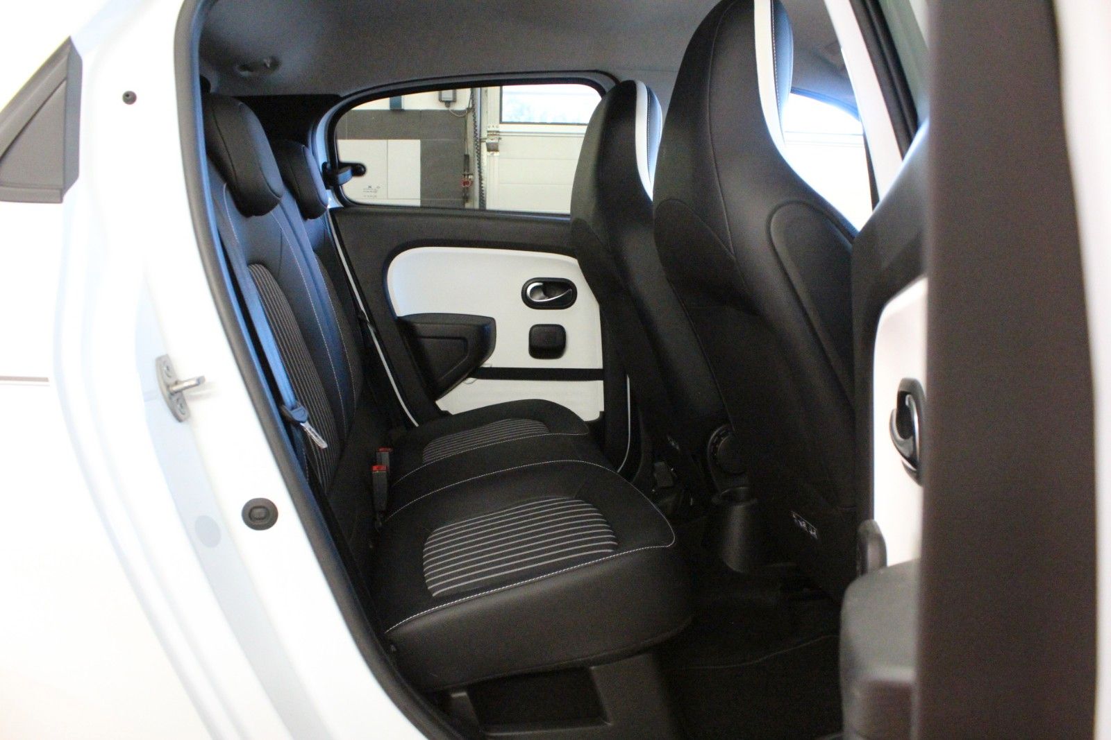 Fahrzeugabbildung Renault Twingo E-Tech 100% elektrisch*Plus Winterräder