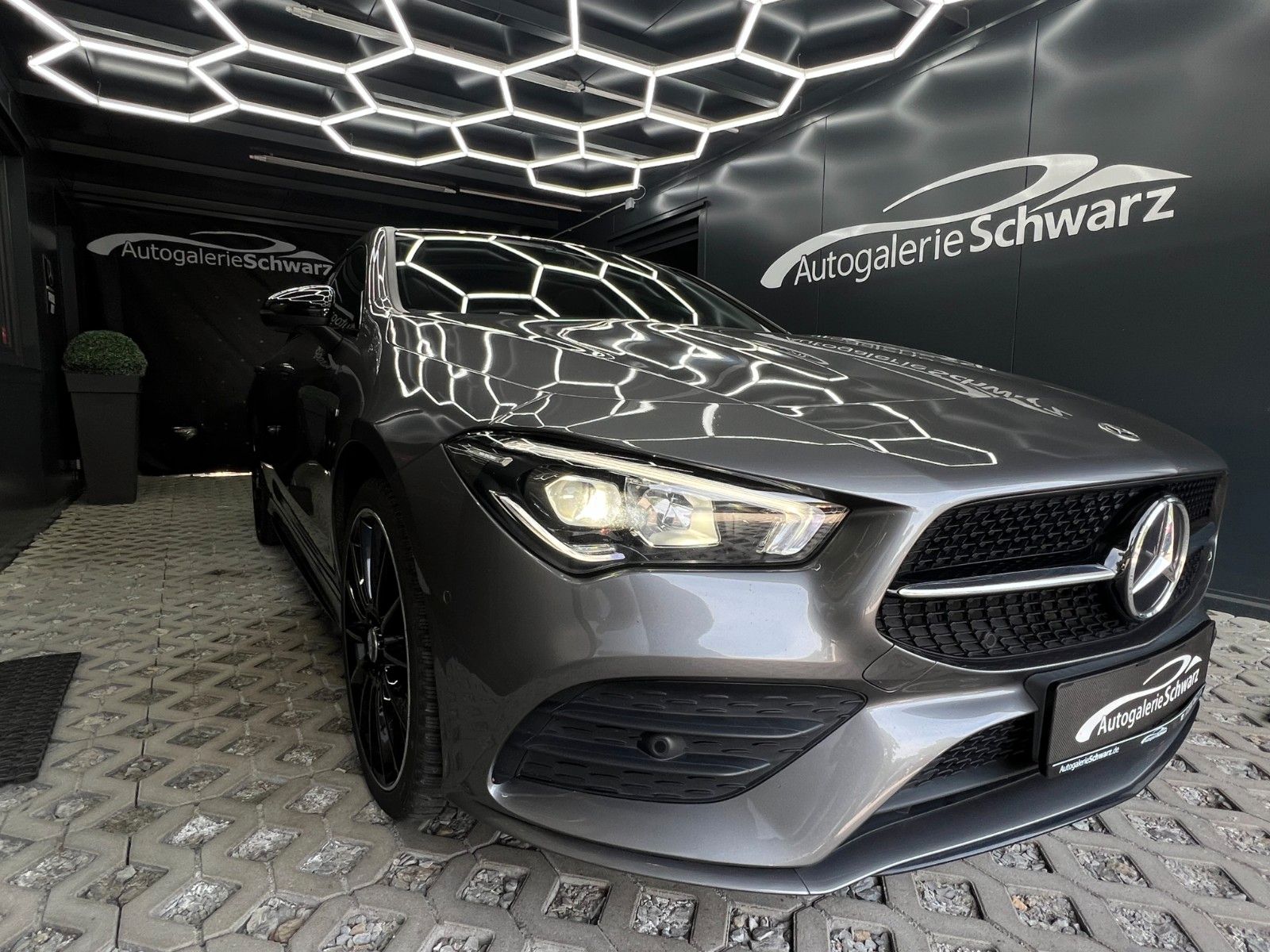 Mercedes-Benz CLA 250e Coupé 8G AMG NIGHT LED CPLY AMB 19 PANO foto 5