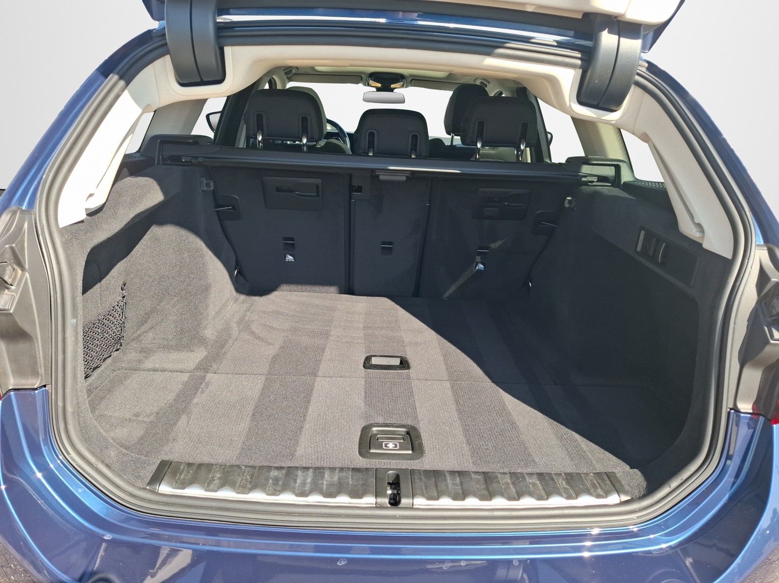 BMW 318 d Touring Mild-Hybrid AUTOMATIK / HEAD-UP / - Image 16