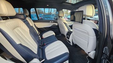 BMW X7 - 12