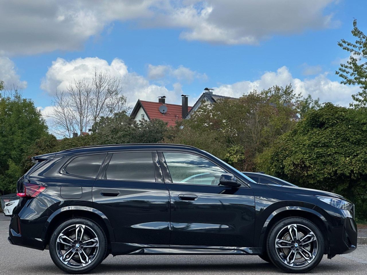 BMW X1 x23i M Sport PanoD.AktivS.HUD ACC SurView.19 foto 4