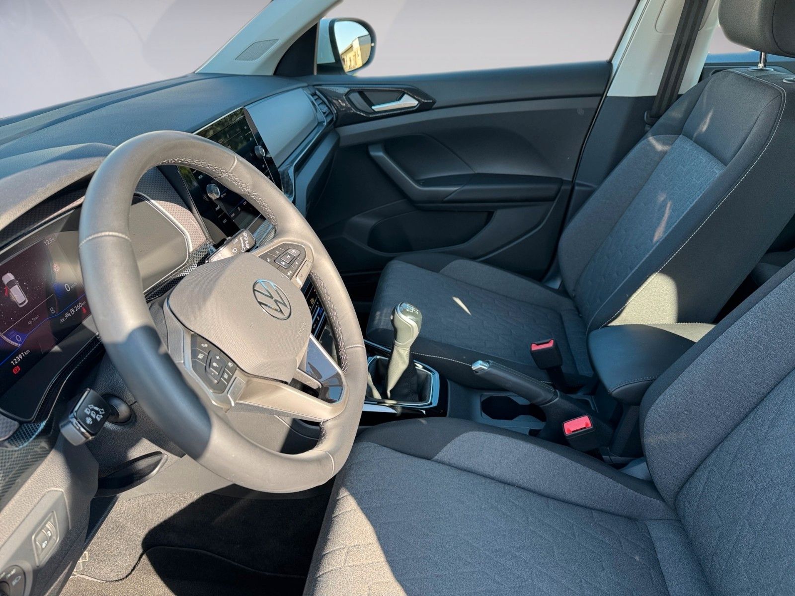 Fahrzeugabbildung Volkswagen T-Cross Life 1.0 TSI