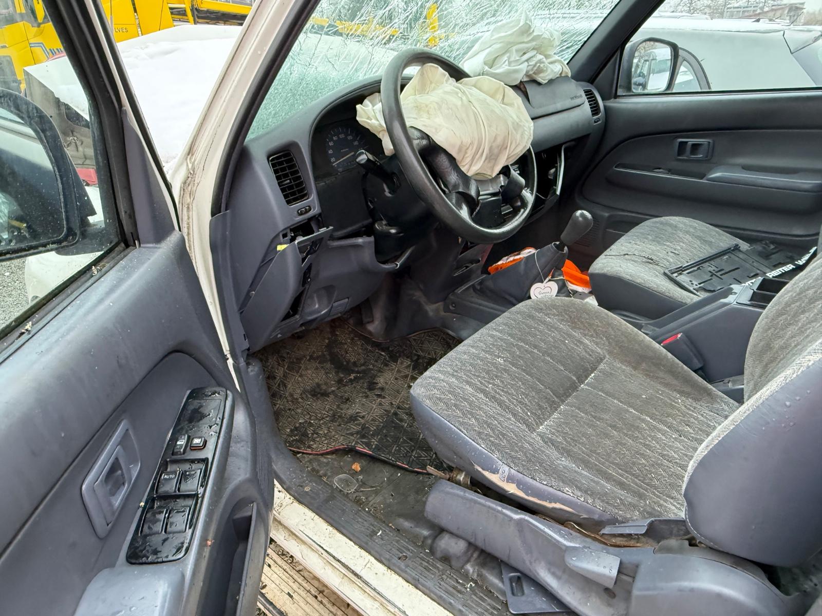 Toyota Hilux 2005 — photo 7