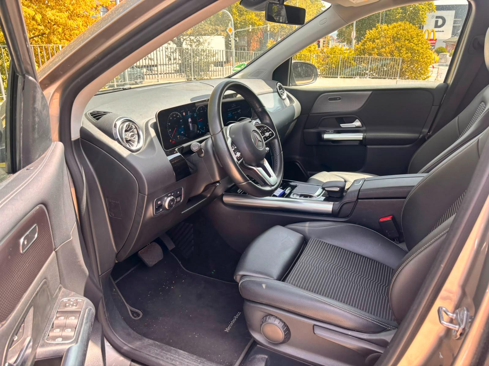 Mercedes-Benz B 220 B B 220 d