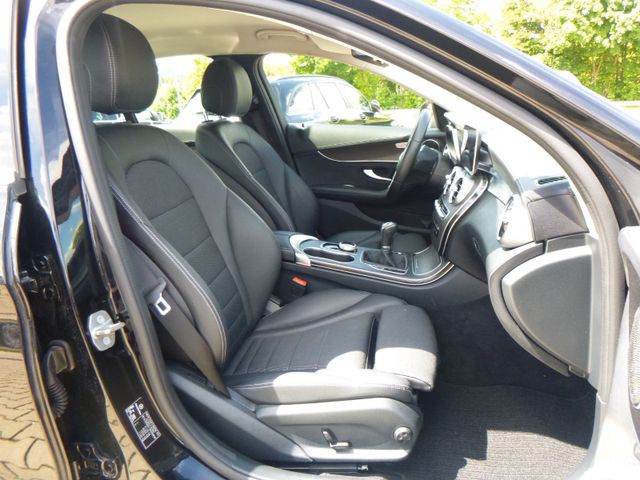Fahrzeugabbildung Mercedes-Benz C 200 d Lim >NAVI/LED-Licht/SHZ/Parkassist/PDC<
