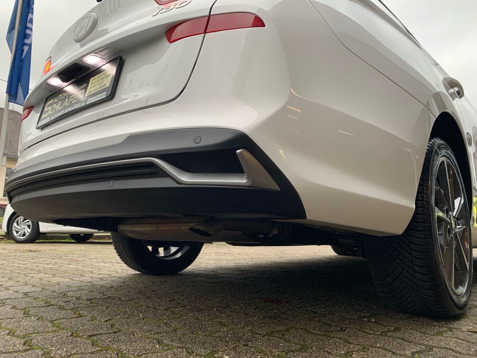 Fahrzeugabbildung Hyundai i30 Kombi 1.0 T-GDI 7-DCT Advantage LED Navi