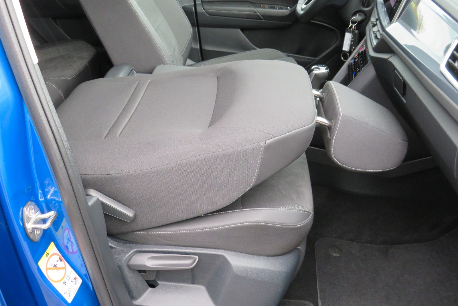 Fahrzeugabbildung Volkswagen T-Roc Style ACC APP MASSAGE SITZH. 17`KAMERA 1.H