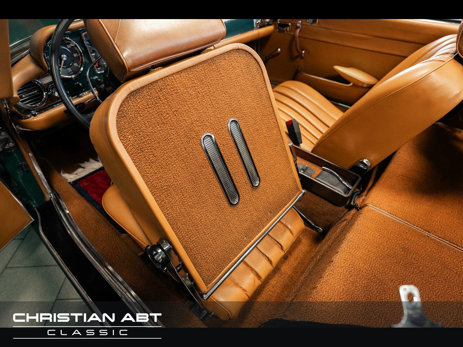 Fahrzeugabbildung Mercedes-Benz SL 280 Pagode