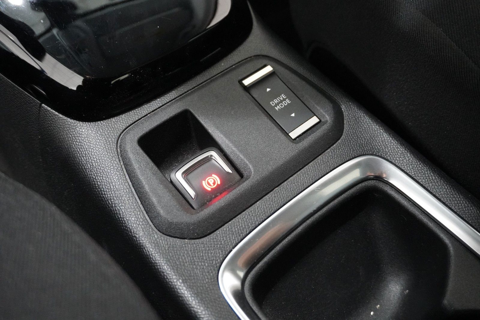 Fahrzeugabbildung Opel Corsa-e F EDITION 7KW NAVI/VIRT/TEMP/DAB/WÄRMEP.