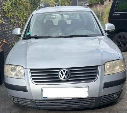 Volkswagen Passat 2005 — rear view